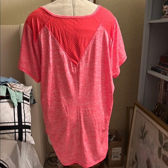 Women's Pink Top - Picture 2 of 3